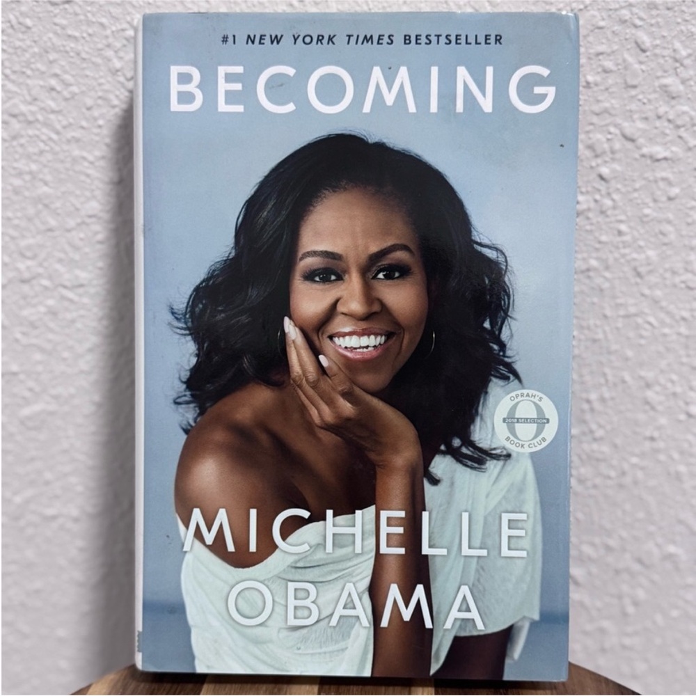 Becoming by Michelle Obama Hardcover Memoir Gift Excellent Used Condition